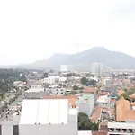 Chic Studio Apartment At Harvard Jatinangor By Travelio